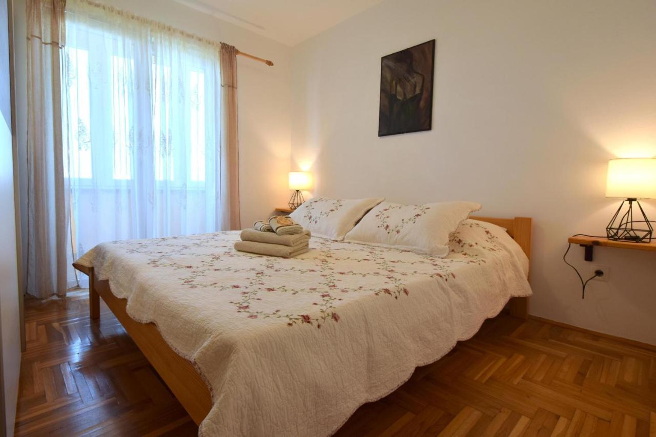 Apartment Lucy Malinska Bagian luar foto